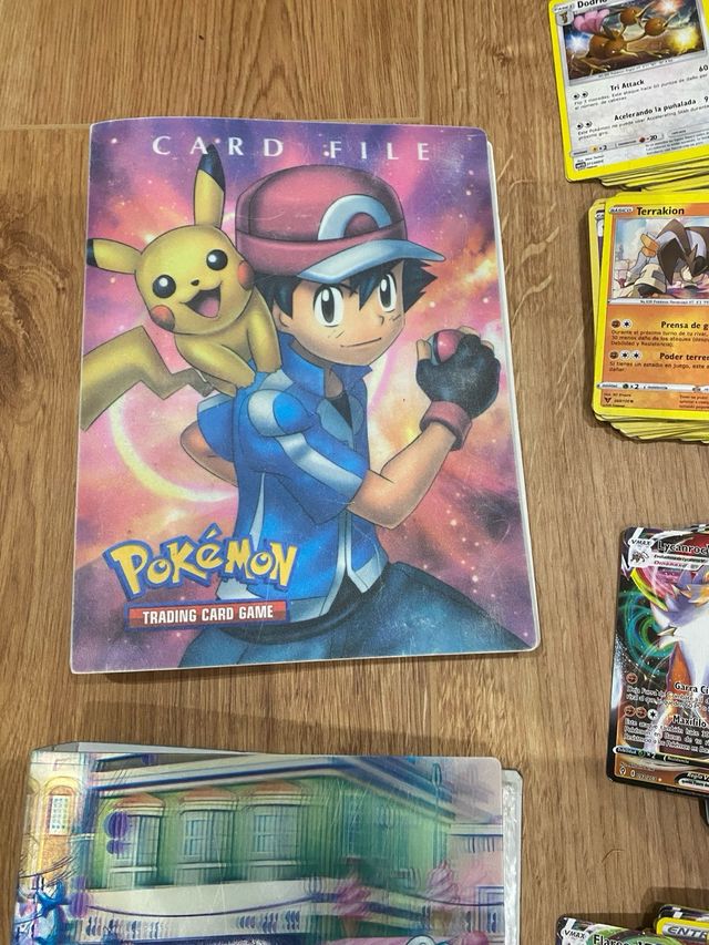 Lote de 625 cartas Pokemon +3 albums