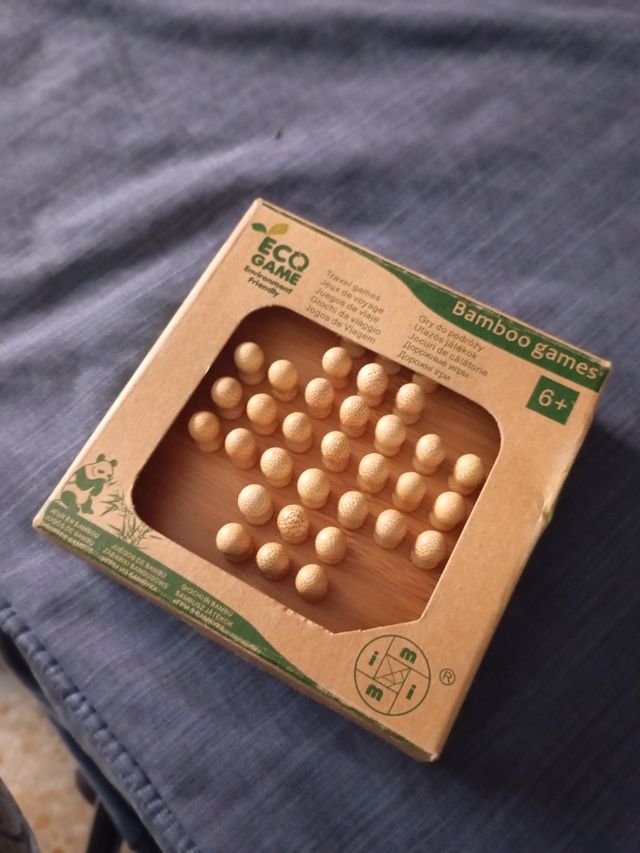 Juego de mesa de madera el solitario