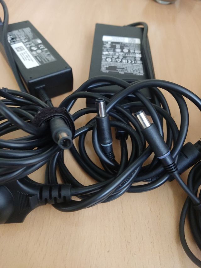 DELL LOTE 1- 4 - 8 CARGADORES ORIGINALES.