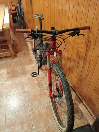 Bicicleta doble suspensión marca CUBE Talla M