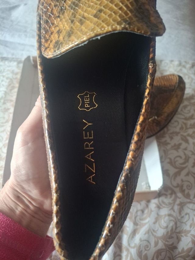 Zapatos dibujo cocodrilo marrón