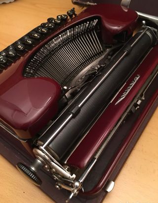 Máquina de escribir PATRIA