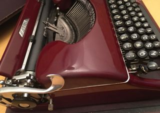 Máquina de escribir PATRIA