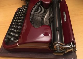 Máquina de escribir PATRIA