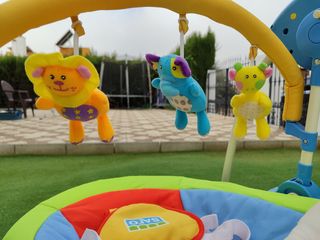 Hamaca tipo columpio para bebé.