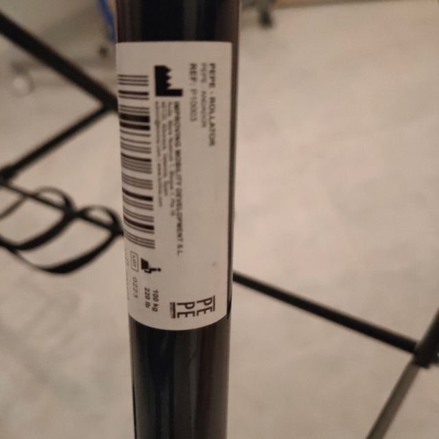 Deambulatore per anziani pieghevole