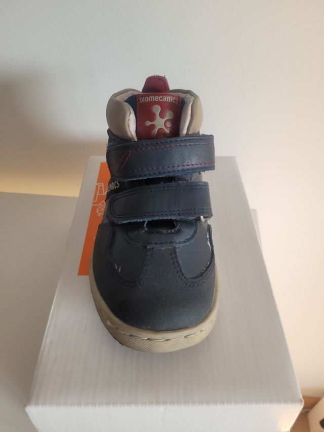 Bota biomecanics talla 27