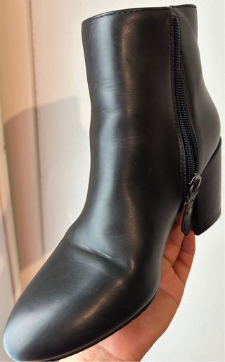 Stivaletti neri prima donna