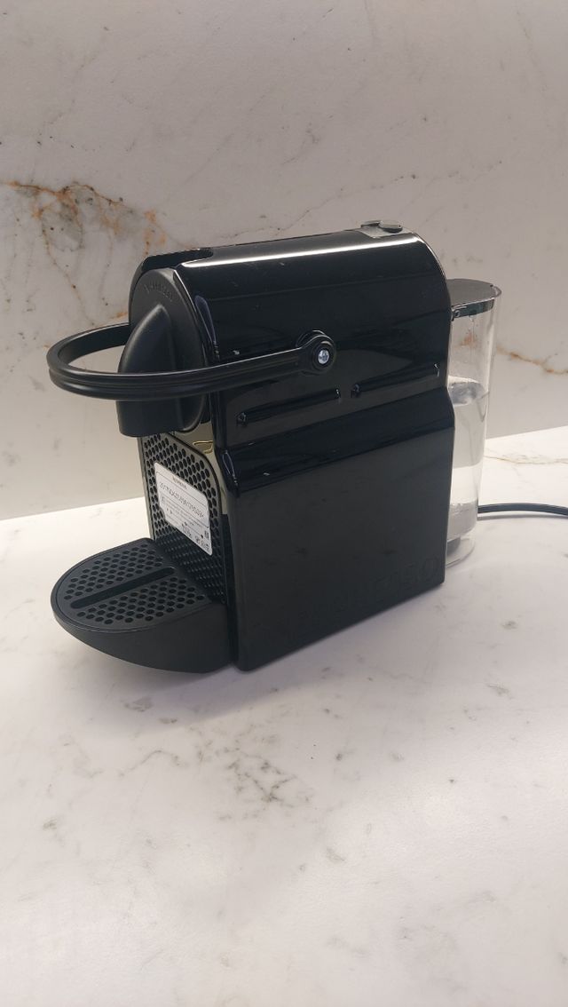 Cafetera Nesspreso negra