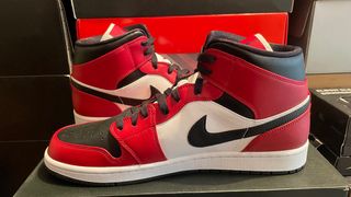 Jordan 1 mid Chicago