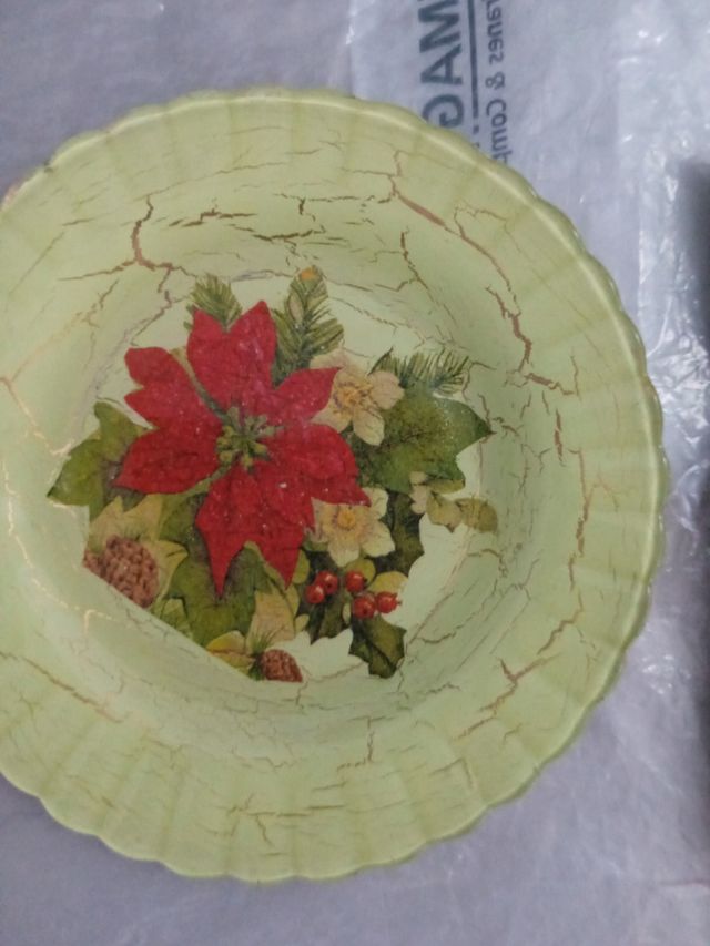 Platos decorativos decorados a mano