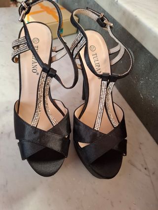 Tacchi neri tulipano numero 37