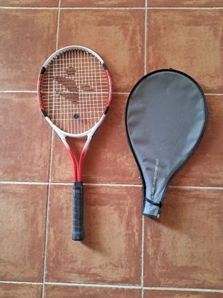 Raqueta de tenis marca Discover, funda y pelotas