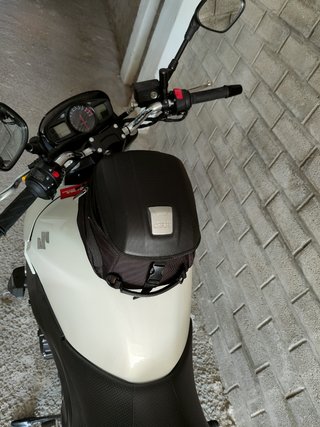 Suzuki GSR