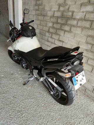 Suzuki GSR
