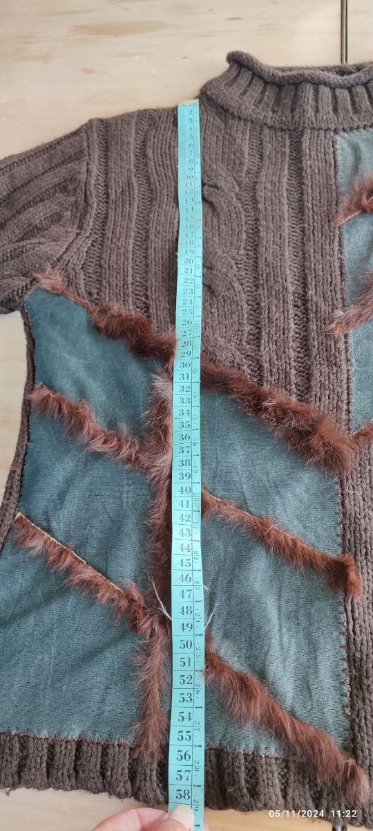 Maglione con inserti in pelo