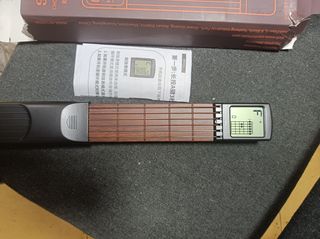Mástil guitarra para practicar acordes