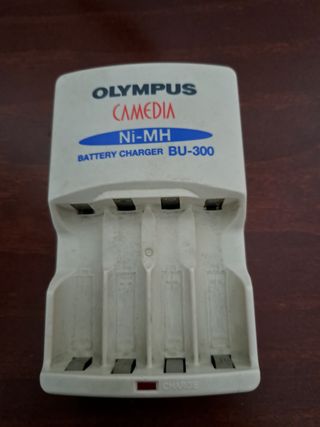 Cargador de pilas Olympus Camedia