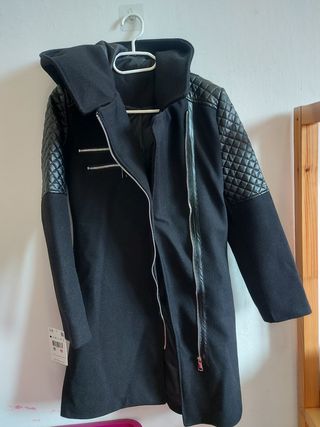 Giacca nero Casual con cappuccio.