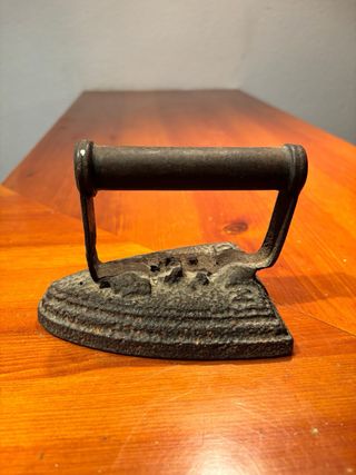 Plancha de hierro antigua