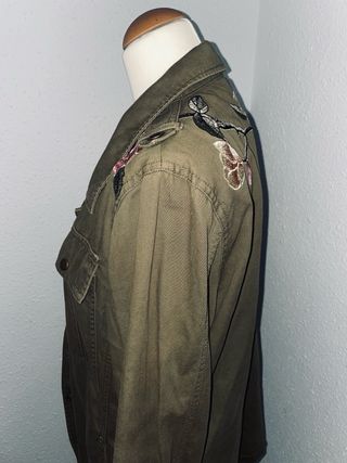 Chaqueta estilo militar