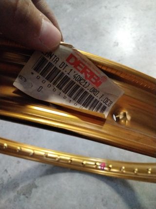 Llanta aluminio dorada Derbi