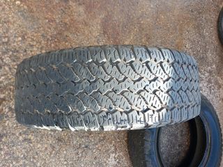 2 neumáticos 235/65r17 General