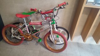 BICICLETAS Y MATERIAL BMX ANTIGUAS