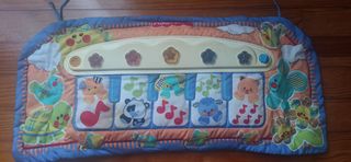 Piano Fisher price para cuna