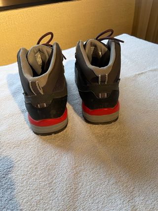 Botas montaña McKinley waterproof t. 35