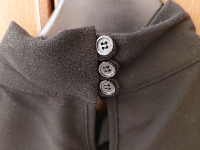 Vestito nero tipo tubino mezzo collo