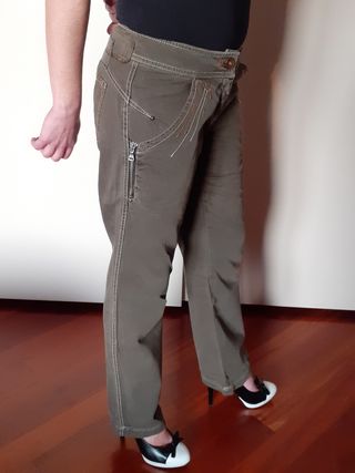 Pantaloni donna