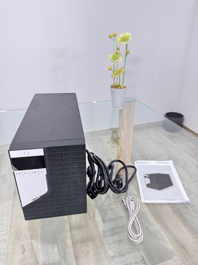 SAI Interactivo Legrand LG-311064 2400 W 3000 VA