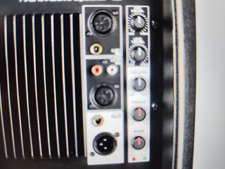 Altavox autoamplificado