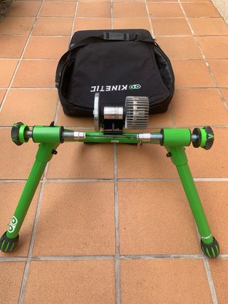 Rodillo entrenamiento bicicleta Kinetic + funda