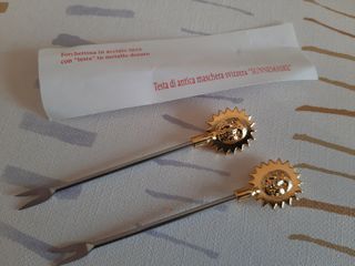 N. 2 forchettine in acciaio