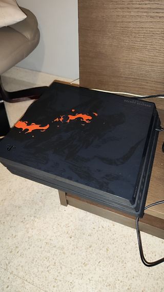 PS4 PRO EDICIÓN MONSTER HUNTERS 1 TB urge venta 