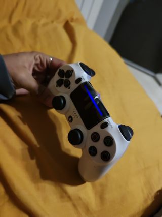 PS4 PRO EDICIÓN MONSTER HUNTERS 1 TB urge venta 