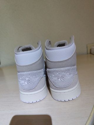 Jordan 1 mid, talla 43