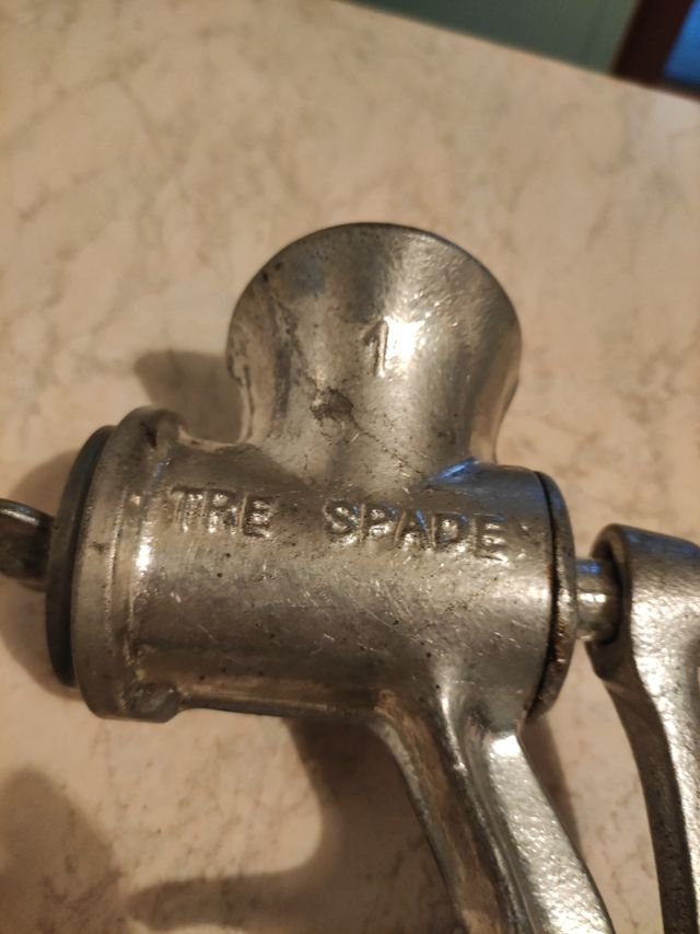 Tritacarne Tre Spade