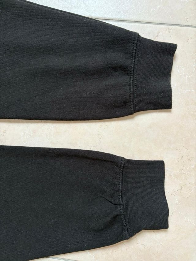 Felpa con cappuccio nera