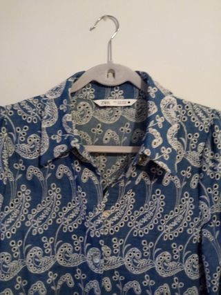 Chaqueta larga tela bordada 