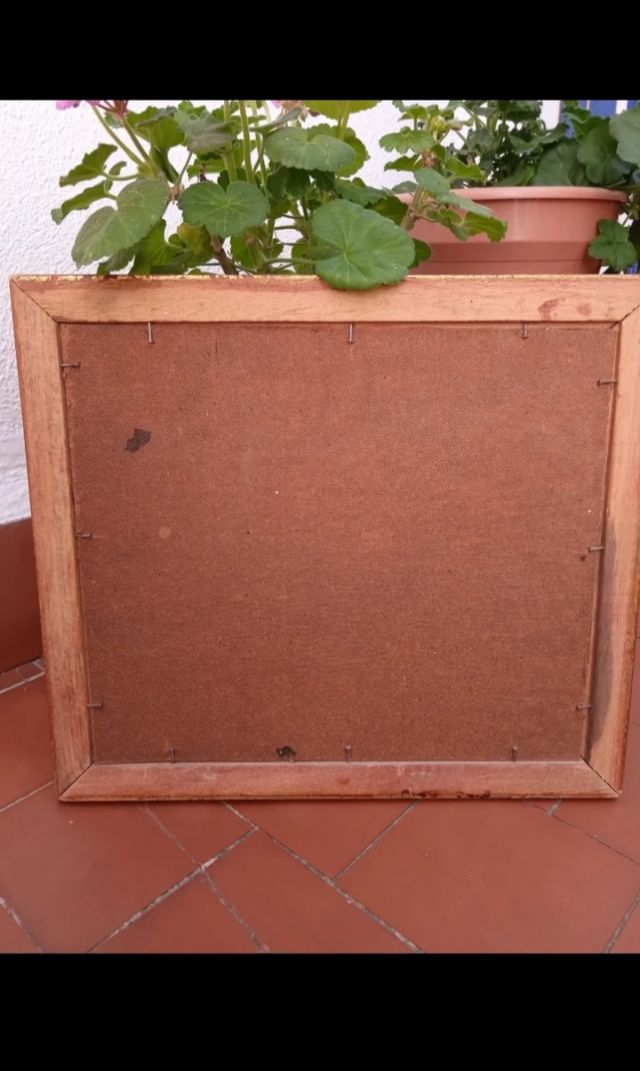ANTIGUO CUADRO VINTAGE MUJER SENTADA EN MIMBRE