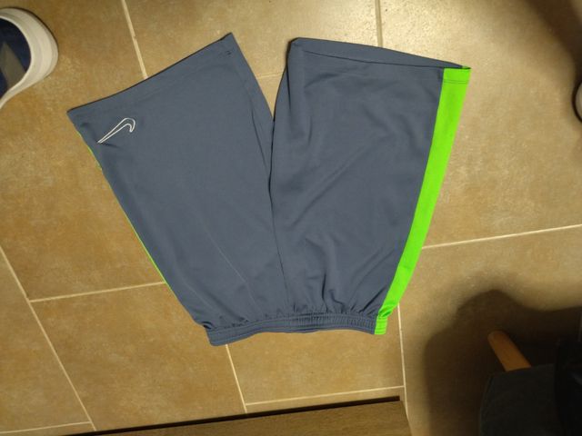 Pantalones cortos Nike y Puma