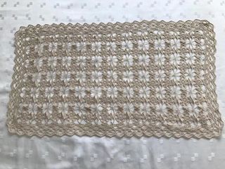 Centrino per tavolino lavorato a mano