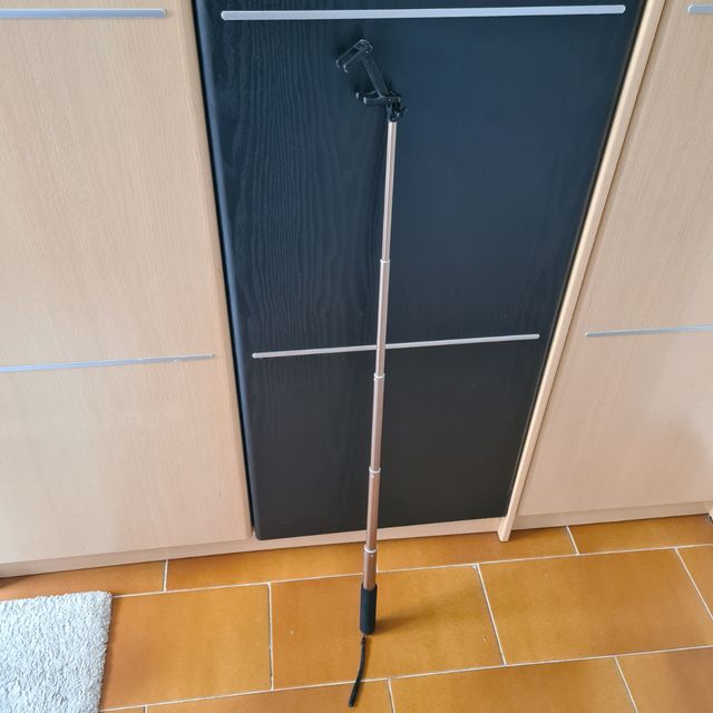 Palo de selfie con obturador remoto Bluetooth