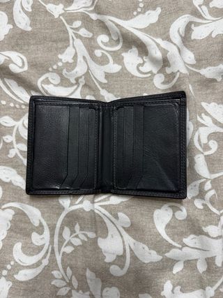 Cartera cuero negra
