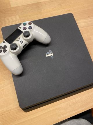 Consola Ps4 slim (playstation)
