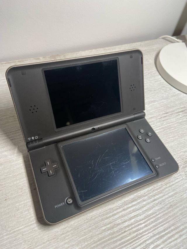 Nintendo 2dsi xl marron