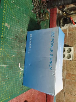 Fuente de alimentación AC: 220, DC:0-30V